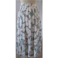 multi coloured skirt country casuals 8 country casuals size 8 multi co ...