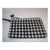 New Accessorize Black/White Sequin Clutch Bag