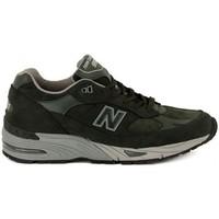 New Balance M991SDG men\'s Shoes (Trainers) in Grey