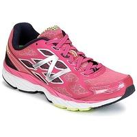 New Balance W880 women\'s Running Trainers in pink