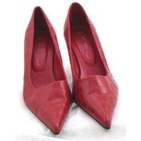 New Look, size 4 red stilettos