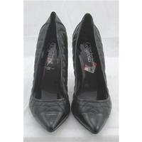 new look size 6 black quilted patent effect stilettos