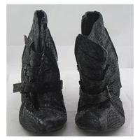 new look size 5 black stiletto ankle boots