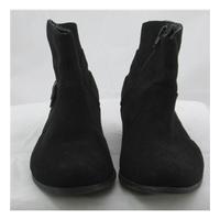 New Look, size 4 black faux suede ankle boots