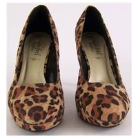 New Look, size 8 brown leopard print platform stilettos