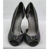 New Look, size 7 black dOrsay style peep toes