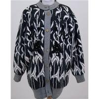 New Hong Kong Company, size 18, grey & cream cardigan