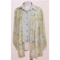 New Tungngai, size XL pale green patterned blouse