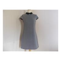 new look size 12 short sleeveless dress