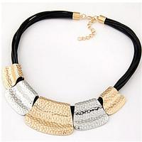 Necklace Statement Necklaces Jewelry Wedding / Party / Daily / Casual Fashionable Alloy / Leather Gold / Black 1pc Gift
