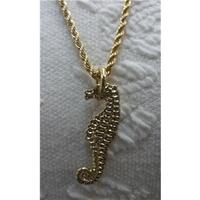New gold coloured seahorse pendant Unbranded - Size: Large - Metallics - Pendant