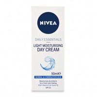 Nivea Visage Daily Essentials Light Moisturising Day Cream SPF 15 For Normal and Combination Skin - Pack of 50ml