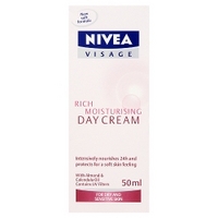 NIVEA VISAGE - Daily Essentials Moisturising Day Cream SPF 15 - 50ml