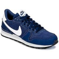 Nike INTERNATIONALIST GRADE SCHOOL boys\'s Children\'s Shoes (Trainers) in blue