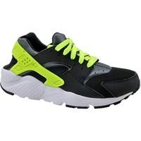 Nike Huarache Run GS boys\'s Children\'s Shoes (Trainers) in Black