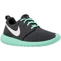 Nike Roshe One SE GS girls\'s Children\'s Shoes (Trainers) in black
