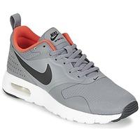 Nike AIR MAX TAVAS GRADE SCHOOL boys\'s Children\'s Shoes (Trainers) in grey