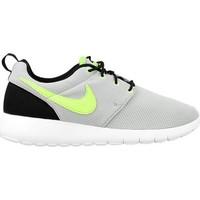 Nike Roshe One GS boys\'s Children\'s Shoes (Trainers) in grey