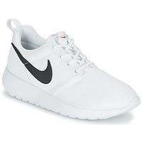 Nike ROSHE ONE JUNIOR boys\'s Children\'s Shoes (Trainers) in white