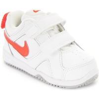 Nike Lykin 11 Tdv girls\'s Children\'s Shoes (Trainers) in white