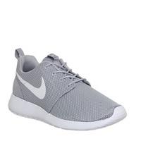 nike roshe run wolf grey white