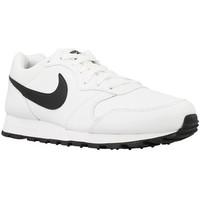 Nike MD Runner 2 Leather men\'s Shoes (Trainers) in White