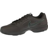 Nike Affect VI men\'s Shoes (Trainers) in Brown