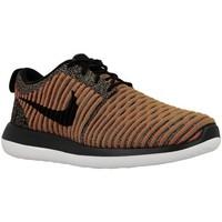 Nike Roshe Two Flyknit men\'s Shoes (Trainers) in Black
