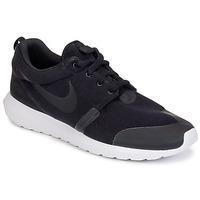 Nike ROSHE RUN men\'s Shoes (Trainers) in black