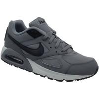 Nike Air Max Ivo men\'s Shoes (Trainers) in Grey
