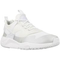 Nike Air Huarache Utilit men\'s Shoes (Trainers) in White