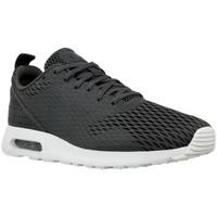 Nike Air Max Tavas SE men\'s Shoes (Trainers) in Black