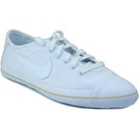 Nike FLASH men\'s Shoes (Trainers) in white