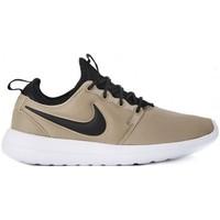 Nike ROSHE TWO men\'s Shoes (Trainers) in multicolour