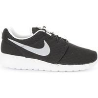 Nike Roshe One BR men\'s Shoes (Trainers) in White