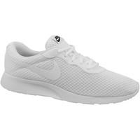 Nike Tanjun men\'s Shoes (Trainers) in White