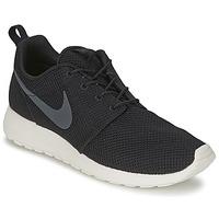 Nike ROSHE RUN men\'s Shoes (Trainers) in black