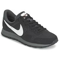 Nike AIR PEGASUS 83 men\'s Shoes (Trainers) in black