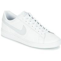 Nike TENNIS CLASSIC AC men\'s Shoes (Trainers) in white