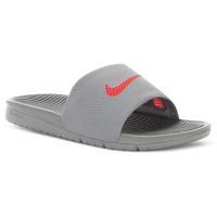 Nike Benassi Solarsoft Slide men\'s Mules / Casual Shoes in grey