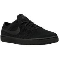 Nike Tennis Classic Ultra Fly men\'s Shoes (Trainers) in Black