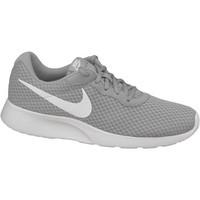Nike Tanjun men\'s Shoes (Trainers) in Grey