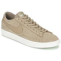 Nike BLAZER LOW men\'s Shoes (Trainers) in brown