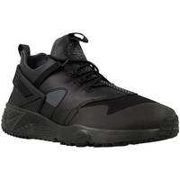 Nike Air Huarache Utilit men\'s Shoes (Trainers) in Black