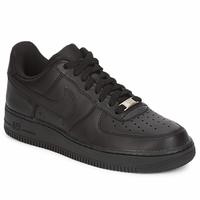 Nike AIR FORCE 1 07 LE men\'s Shoes (Trainers) in black