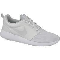 Nike Roshe One SE men\'s Shoes (Trainers) in White