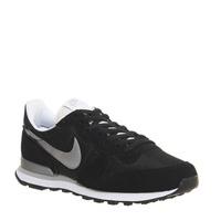 Nike Internationalist BLACK WHITE SILVER