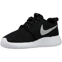 Nike Wmns Roshe One women\'s Shoes (Trainers) in Black