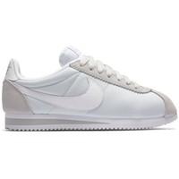 Nike W Classic Cortez women\'s Shoes (Trainers) in White