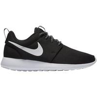 Nike W Roshe One women\'s Shoes (Trainers) in White